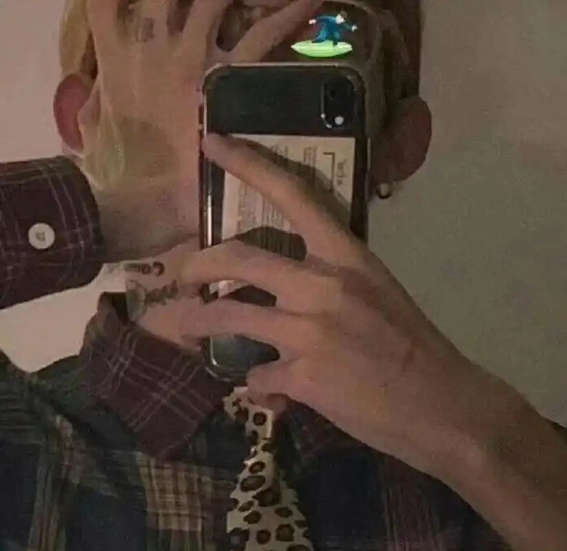 6686体育铜牌作者Riley