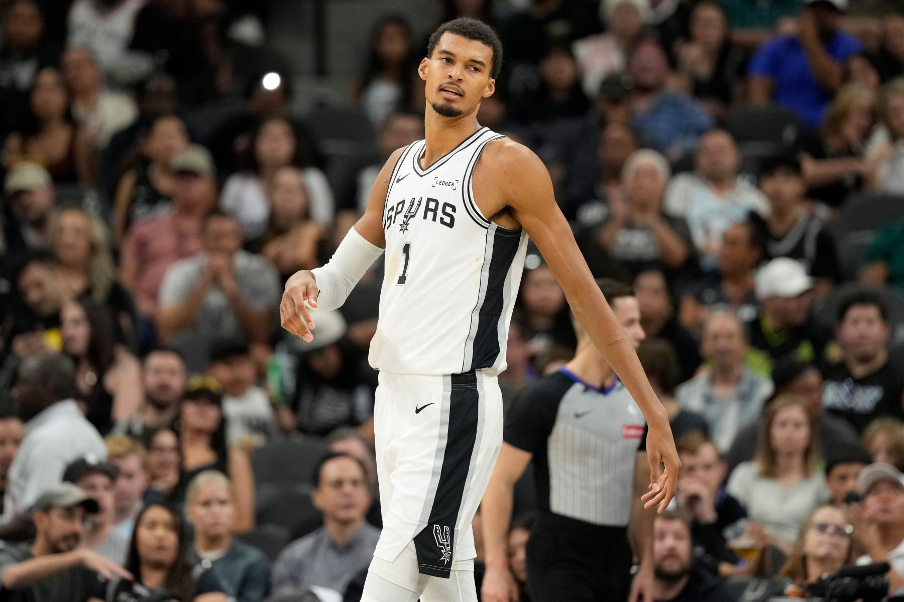 同队球员同场三双有多难？ NBA历史仅20次，威少参与4次